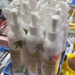 Floral Essence Body Oil - White